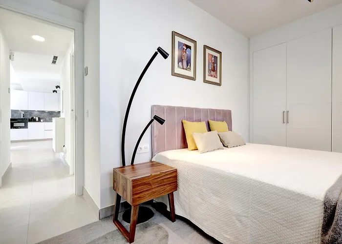 Old Town With A Sea View Os Апартаменты *