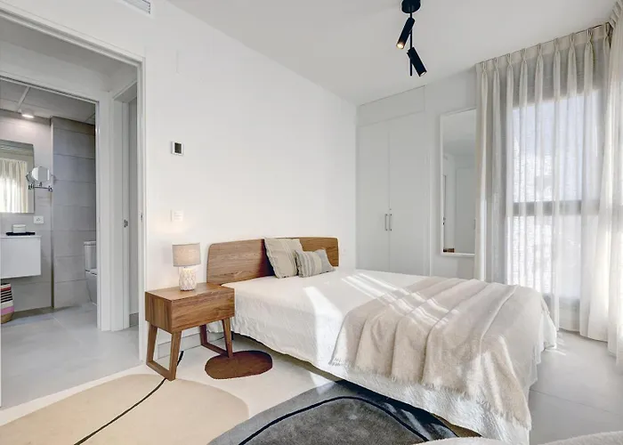 Old Town With A Sea View Os Апартаменты *